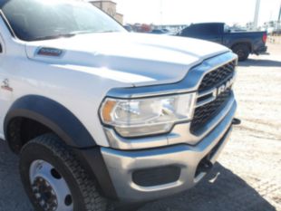 2019 RAM 5500 4x4 Flatbed Truck