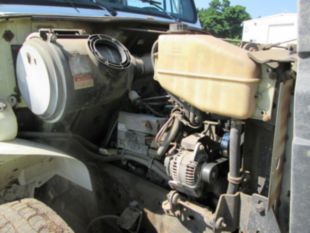 1999 Int'l Diesel 4x2 4700 Chipper Truck
