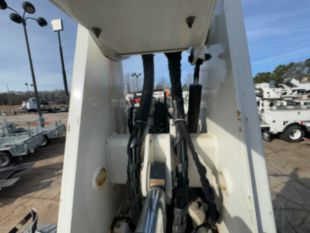 Versalift VTP-40-NE Cable Placer on 2019 Ford F750 4x2
