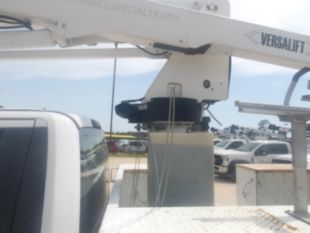 Versalift Telecom Aerial Device Cable Placer on 2017 Ford F550 4x2