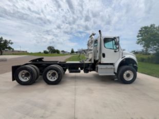 2017 Freightliner M2106 6x6 Daycab Tractor