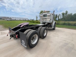 2017 Freightliner M2106 6x6 Daycab Tractor