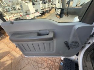 Versalift VTP-40-NE Cable Placer on 2019 Ford F750 4x2