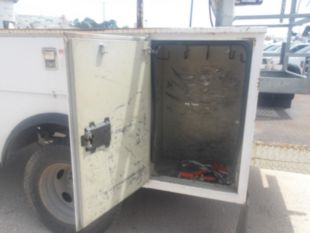 Versalift Telecom Aerial Device Cable Placer on 2017 Ford F550 4x2