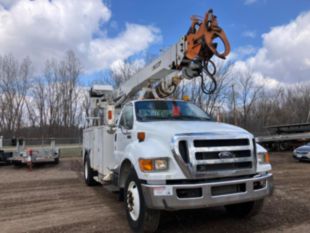 Terex Commander 4047 Digger Derrick on 2011 Ford F750 4x2