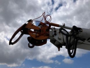 Terex Commander 4047 Digger Derrick on 2011 Ford F750 4x2