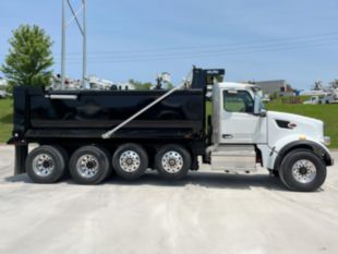 2026 Peterbilt 567 10x4 18' Load King Dump Truck