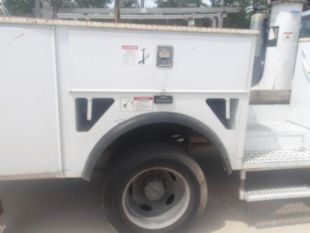 Versalift Telecom Aerial Device Cable Placer on 2017 Ford F550 4x2