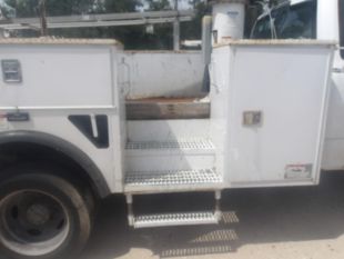 Versalift Telecom Aerial Device Cable Placer on 2017 Ford F550 4x2