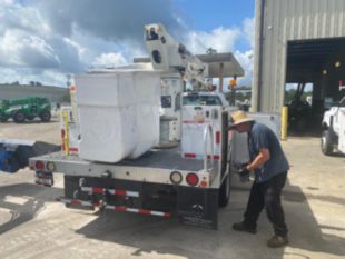 2016 Ford F-550 Powerstroke Diesel 4x4 Versalift SST-40-EIH Bucket Truck