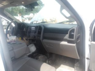 Versalift Telecom Aerial Device Cable Placer on 2017 Ford F550 4x2
