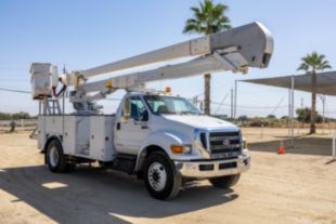 2017 International 7300 4x4 Terex 5TC-55 Bucket Truck