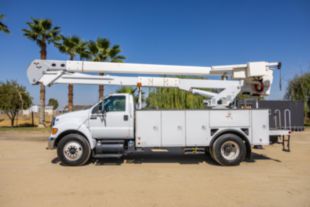 2017 International 7300 4x4 Terex 5TC-55 Bucket Truck