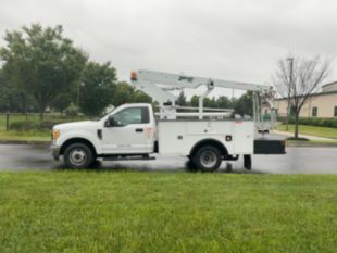 2017 Ford F-350 4x2 Dur-A-Lift DTS29 Bucket Truck