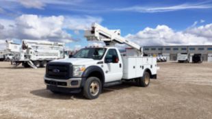 2015 Ford F-550 4x2 Versalift SST-37-EIH-01 Bucket Truck