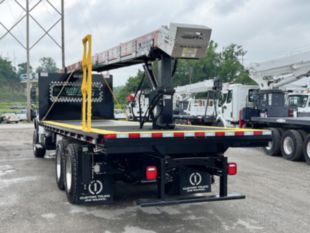 2025 Freightliner M2106 6x4 Load King Premier 40' Conveyor Truck