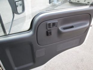 2007 UD 1400 Diesel 4x2 Box Truck