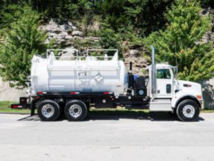 3,150 gal Liquid Recovery Vacuum Truck