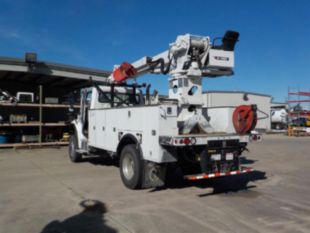 2019 Freightliner M2 4x4 Terex Commander 4047 Digger Derrick