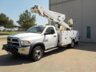 2014 Versalift VST-47MHI 2014 Dodge 5500 Regular Cab Bucket Truck