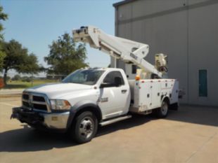 2014 Versalift VST-47MHI 2014 Dodge 5500 Regular Cab Bucket Truck