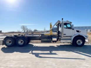 2025 Peterbilt 567 6x4 Palfinger HT 500 L TEC Hook Lift Truck