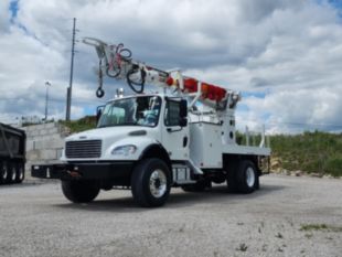 2016 Freightliner M2106 4x4 Terex C4047 Digger Derrick