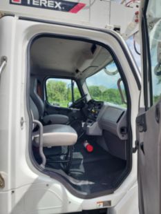 2016 Freightliner M2106 4x4 Terex C4047 Digger Derrick