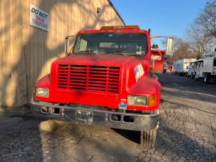 2001 IHC 4700 Diesel 4x4 Roll Back Wrecker Truck