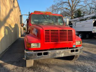2001 IHC 4700 Diesel 4x4 Roll Back Wrecker Truck