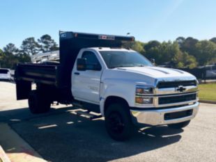 2022 Chevrolet 6500 4x2 11' Square Load King Dump Truck