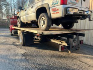 2001 IHC 4700 Diesel 4x4 Roll Back Wrecker Truck