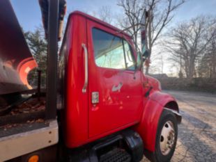 2001 IHC 4700 Diesel 4x4 Roll Back Wrecker Truck