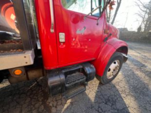 2001 IHC 4700 Diesel 4x4 Roll Back Wrecker Truck