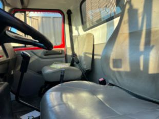 2001 IHC 4700 Diesel 4x4 Roll Back Wrecker Truck