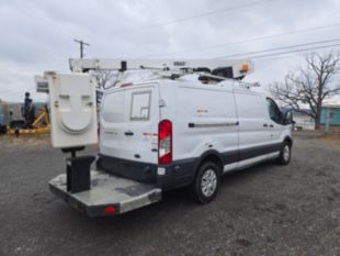 2018 Ford T-350 4x2  Gas Powered Versalift Vantel-29 NE-1 Bucket Truck