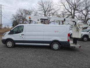 2018 Ford T-350 4x2  Gas Powered Versalift Vantel-29 NE-1 Bucket Truck