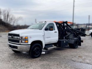 2023 Chevrolet 6500 4x2 Palfinger ACC-80-R Container Handler Truck