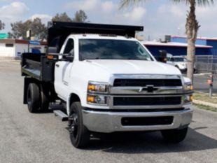 2022 Chevrolet 6500 4x2 11' Load King Dump Truck