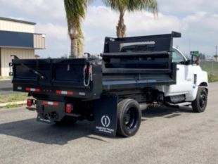 2023 Chevrolet 6500 4x2 11' Load King Contractor Dump Truck