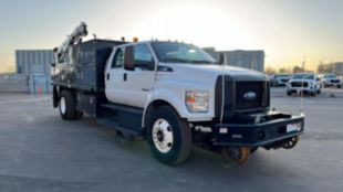 2018 Ford F-750 4x2 Hi-Rail Flatbed Service Truck With Crane