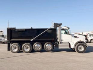 2025 Peterbilt 567 10x4 18' Load King Dump Truck