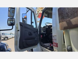 International 7400 Digger Derrick on 2012 International 7400 6x6